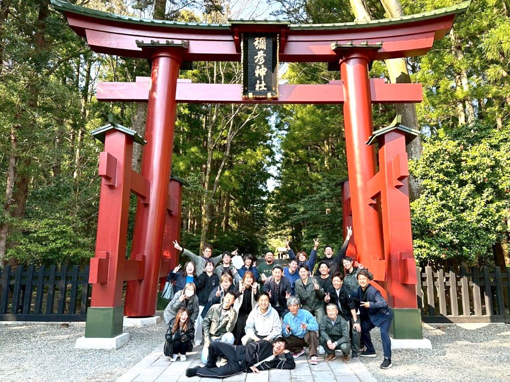 社員集合写真（神社）